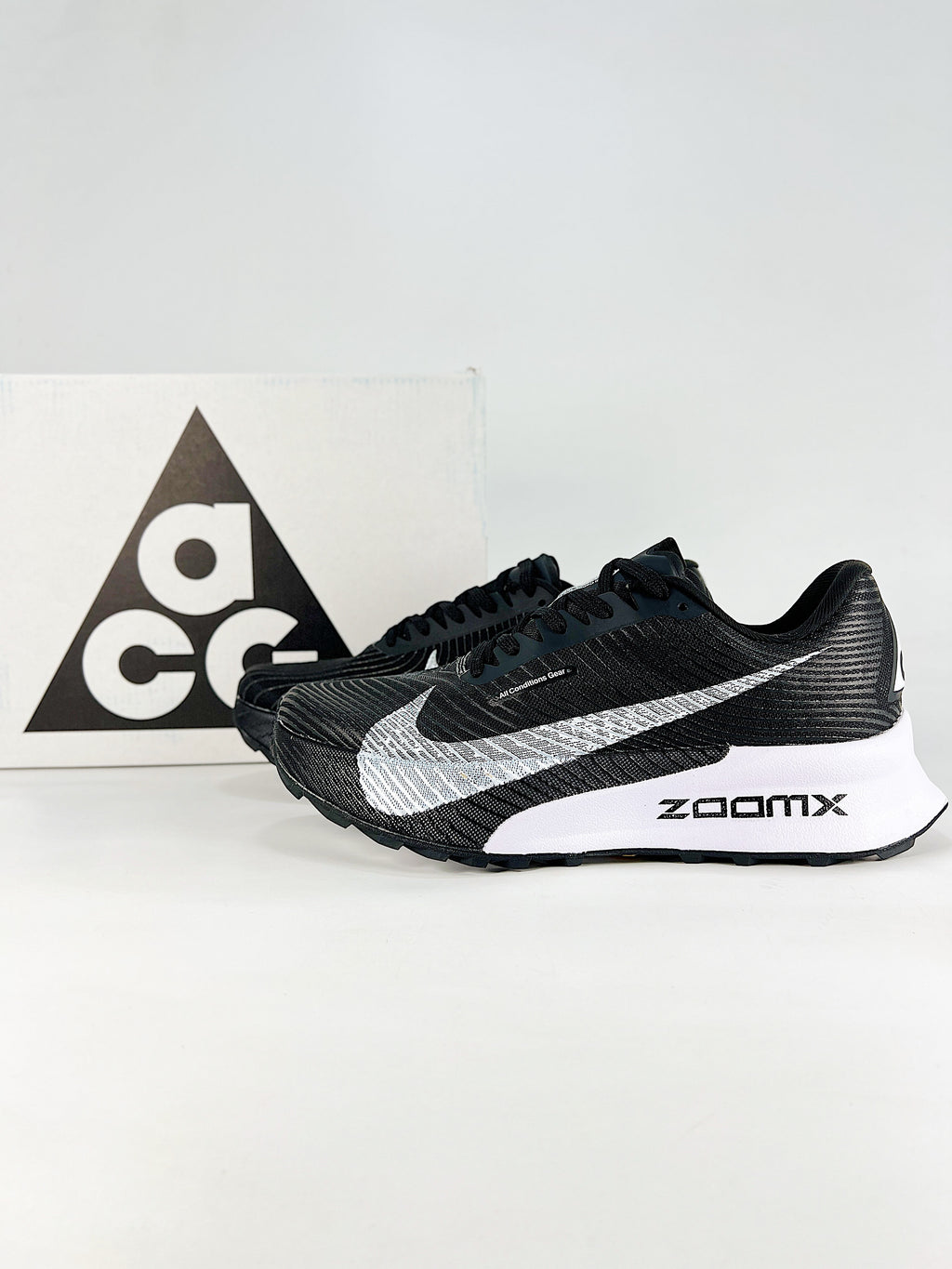 Nike ACG Sneakers - Black & White