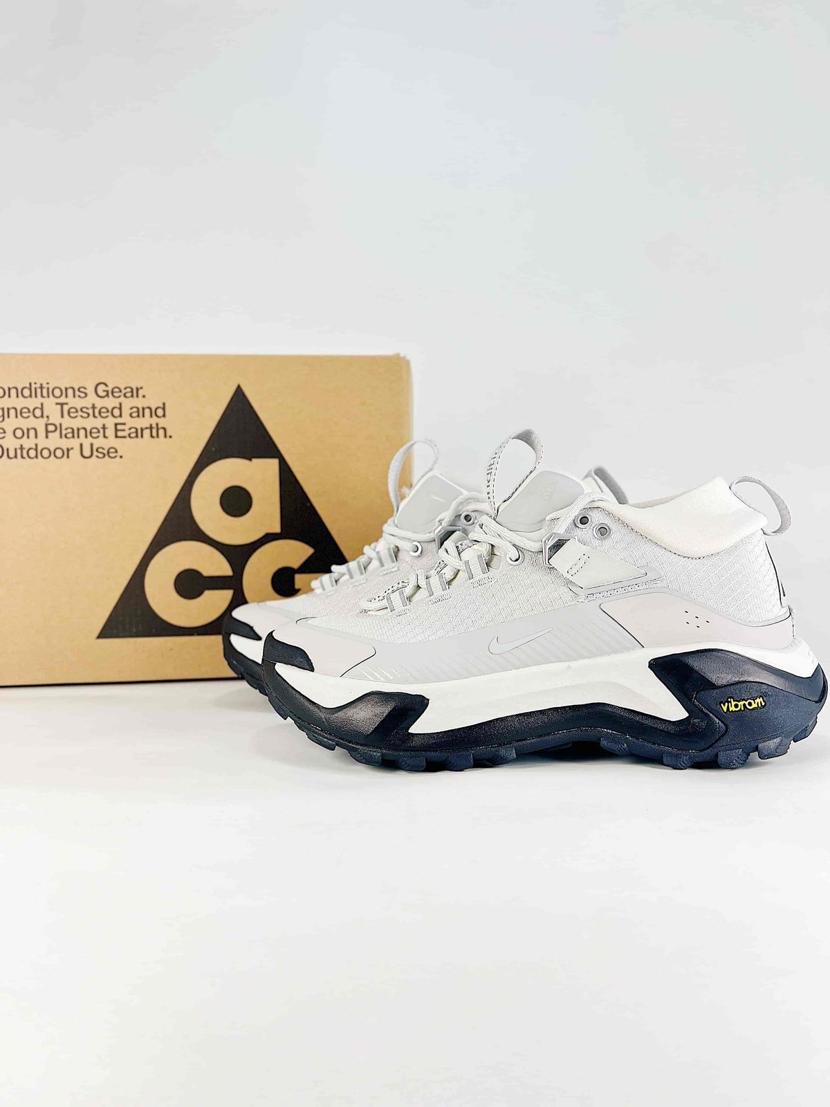Nike ACG Zoom Gaiadome - White & Black