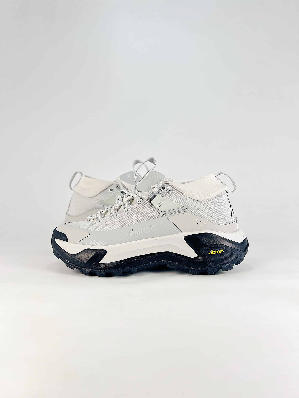 Nike ACG Zoom Gaiadome - White & Black