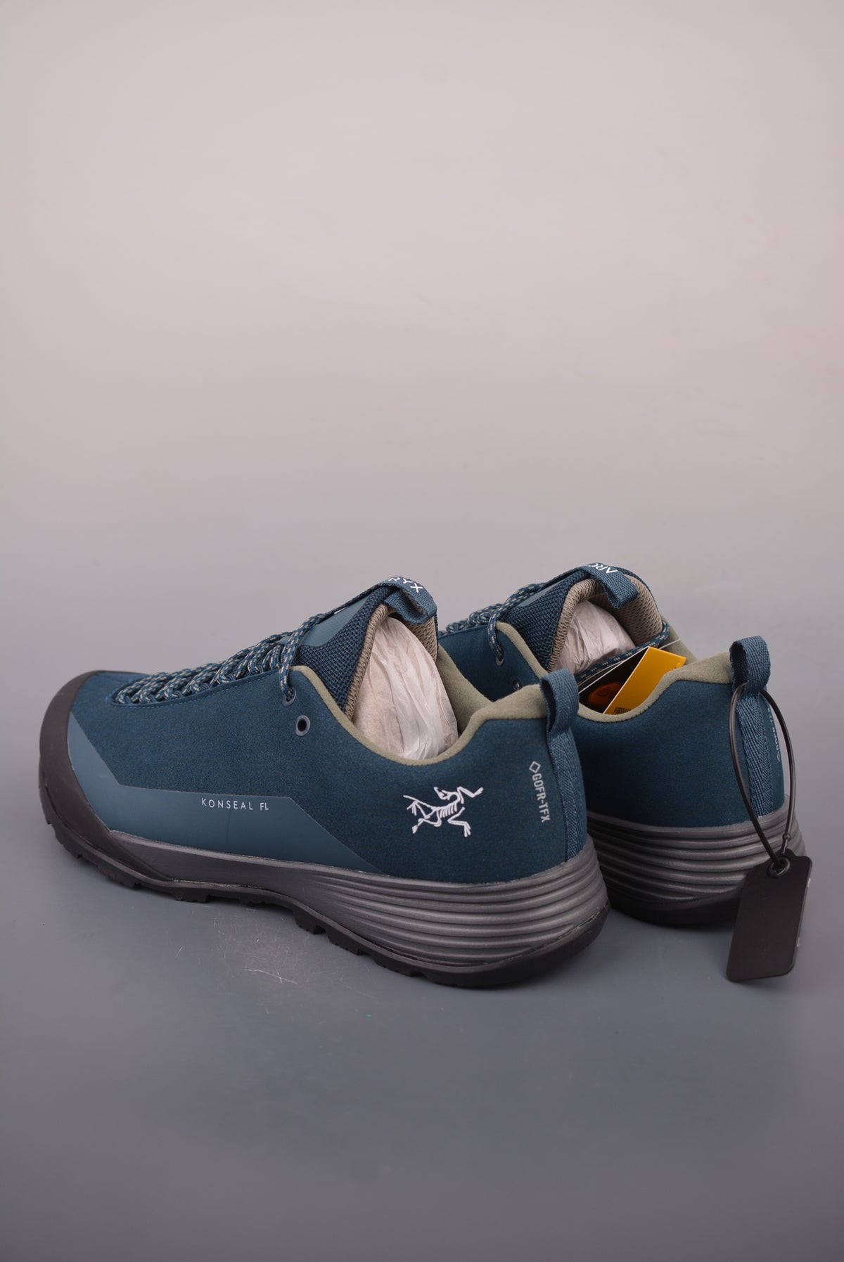 Arc’teryx Konseal FL Low-Top Lace-Up Shoes in Deep Blue