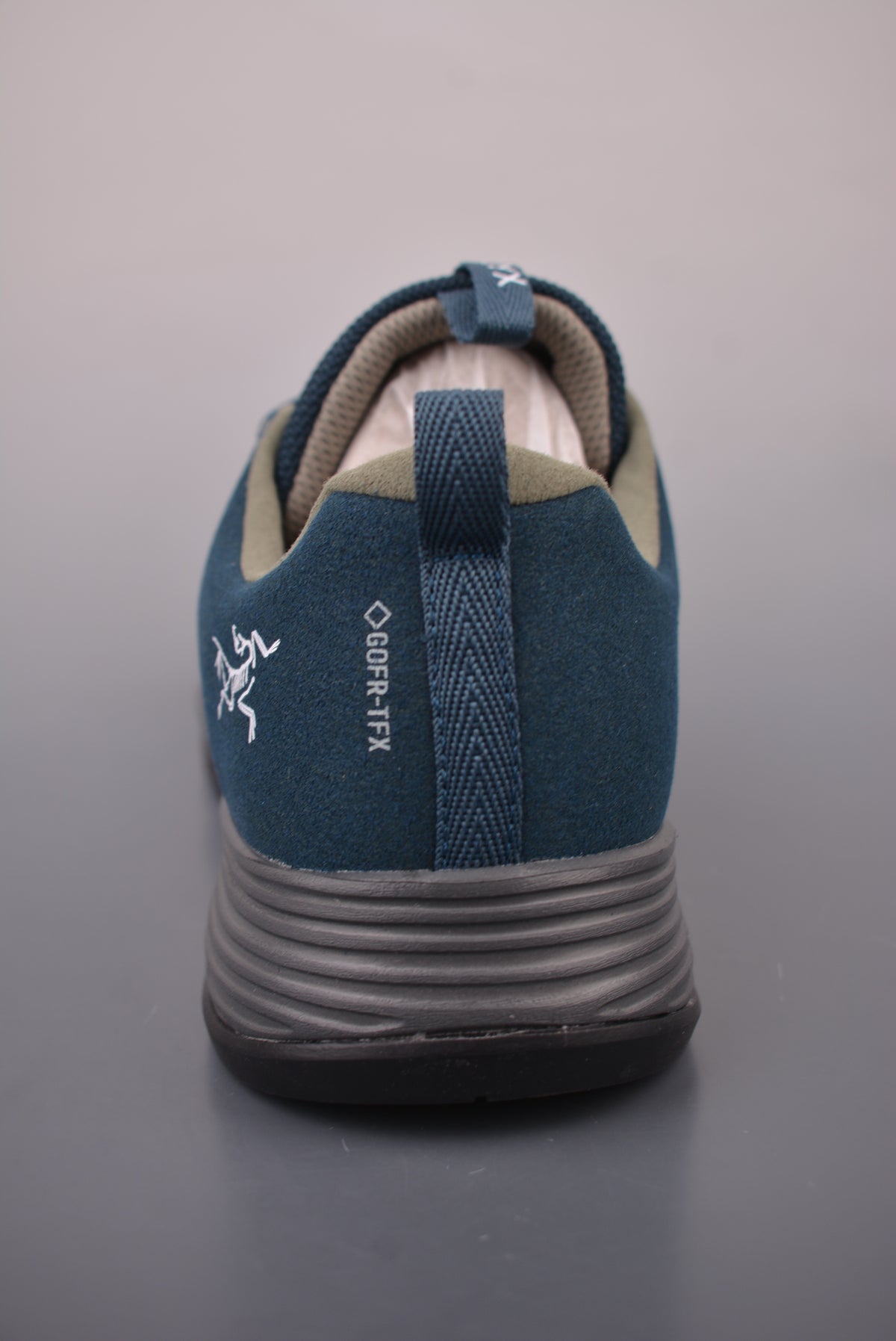 Arc’teryx Konseal FL Low-Top Lace-Up Shoes in Deep Blue
