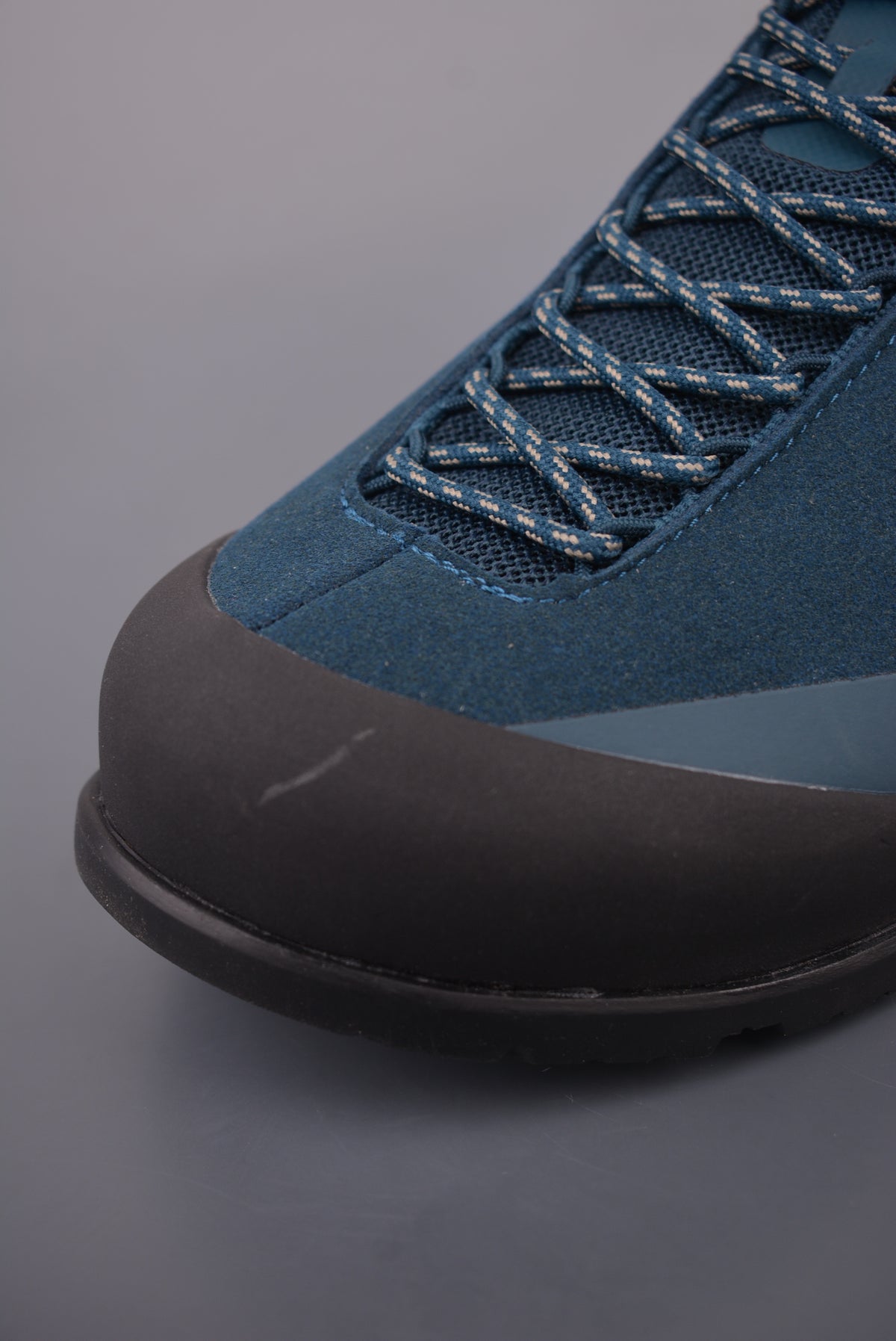 Arc’teryx Konseal FL Low-Top Lace-Up Shoes in Deep Blue