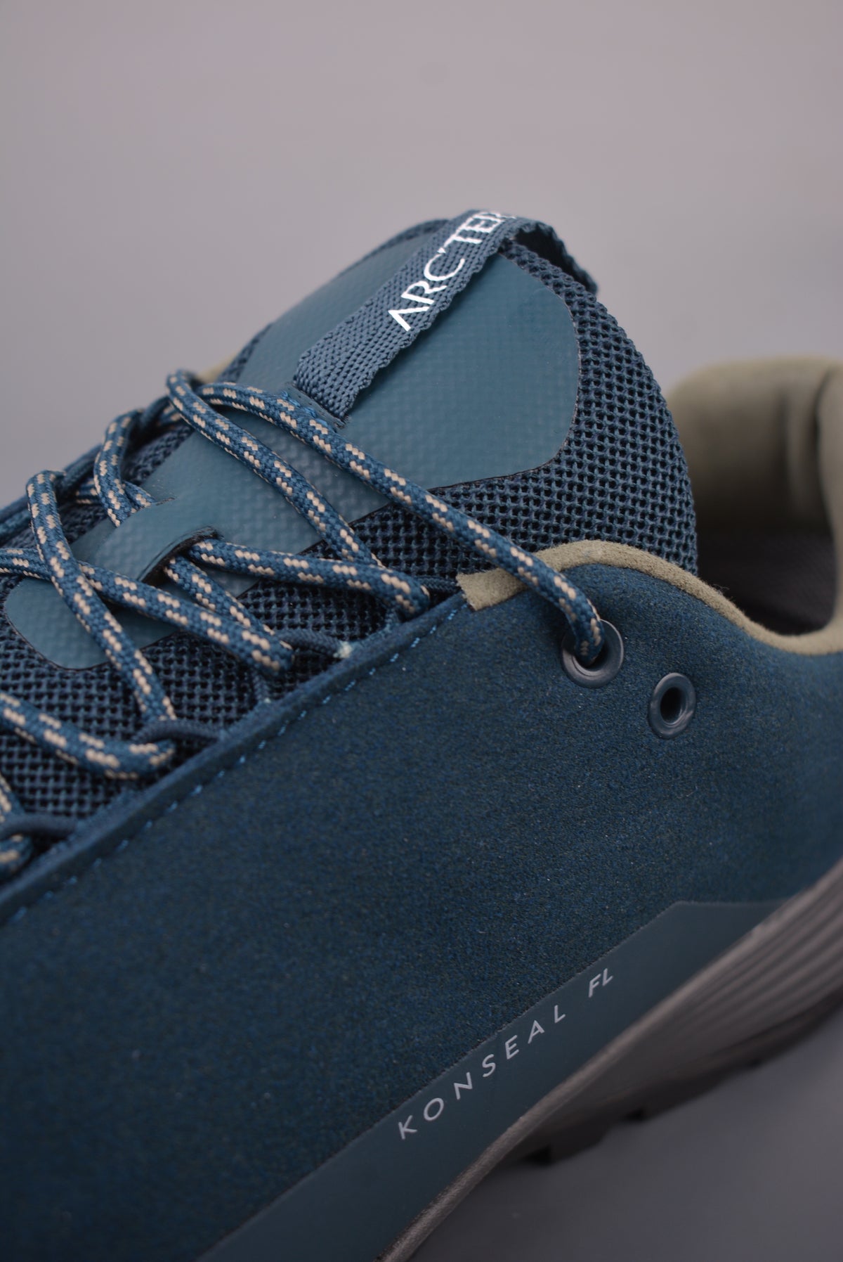 Arc’teryx Konseal FL Low-Top Lace-Up Shoes in Deep Blue