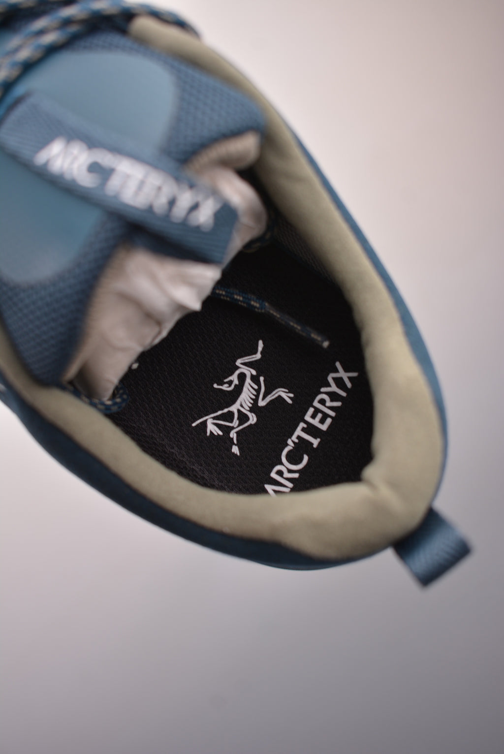 Arc’teryx Konseal FL Low-Top Lace-Up Shoes in Deep Blue