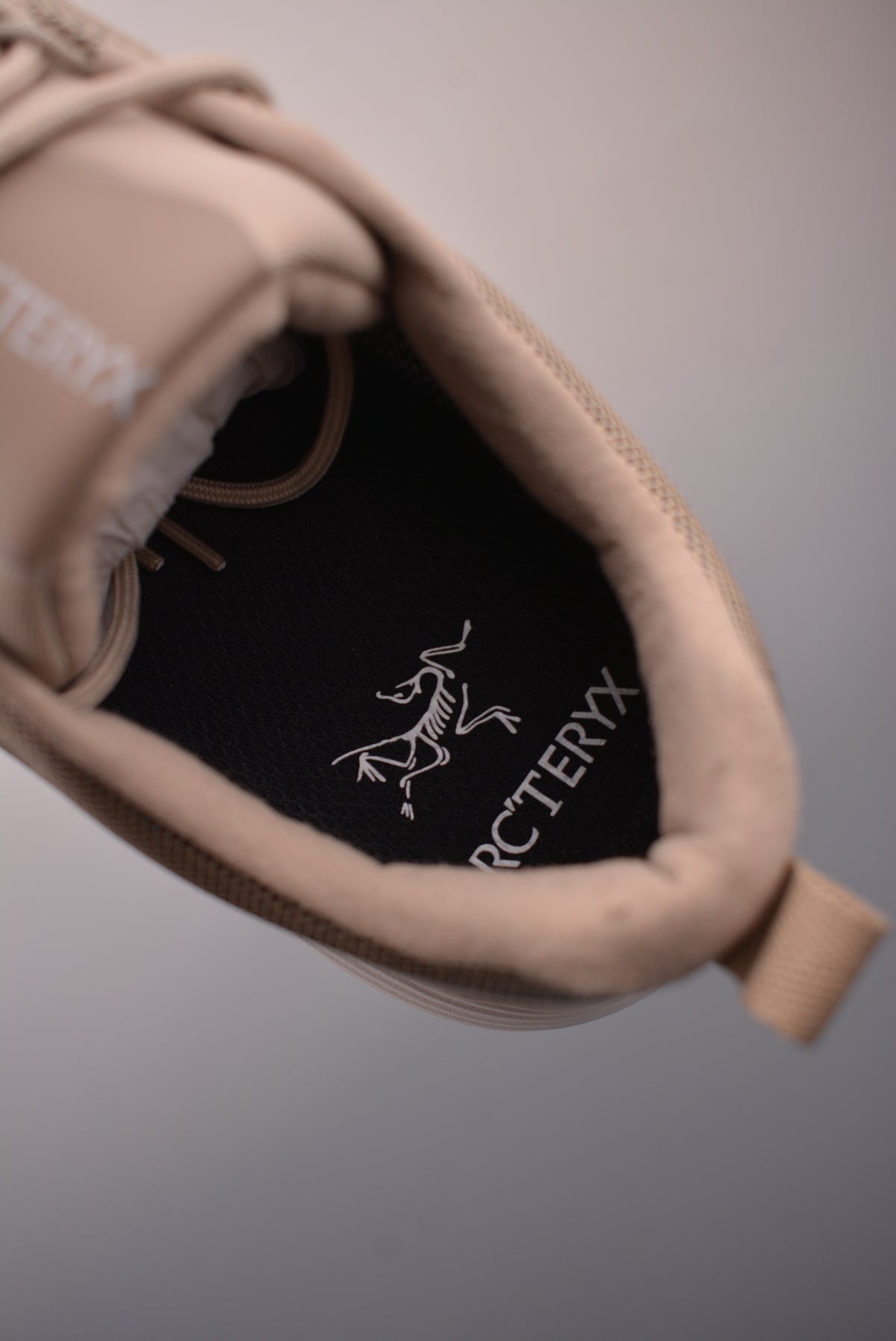 Arc’teryx Konseal FL Low-Top Lace-Up Shoes in Taupe