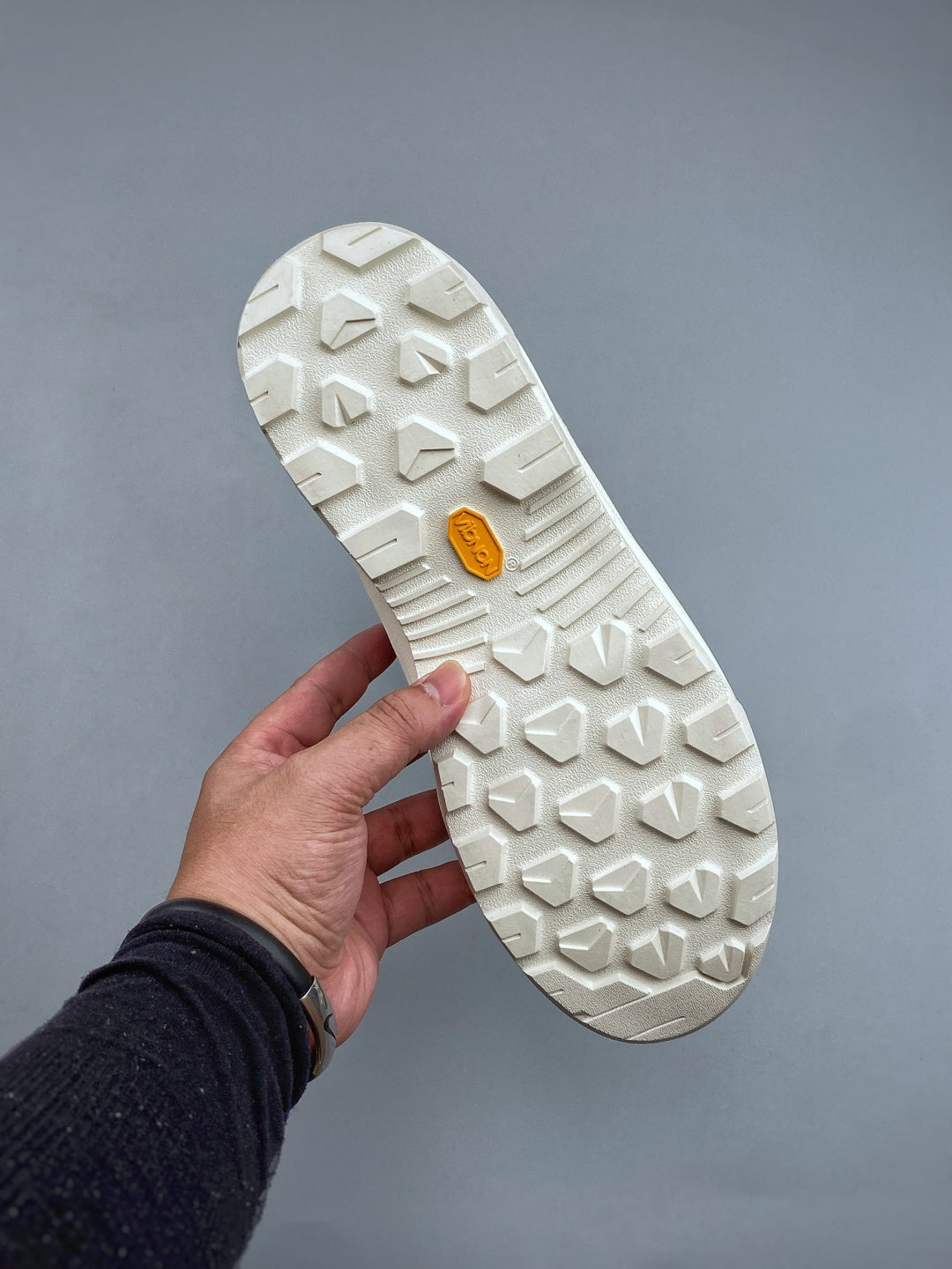 Arc’teryx Konseal Low-Top Lace-Up Shoes in Light Taupe and Off-White