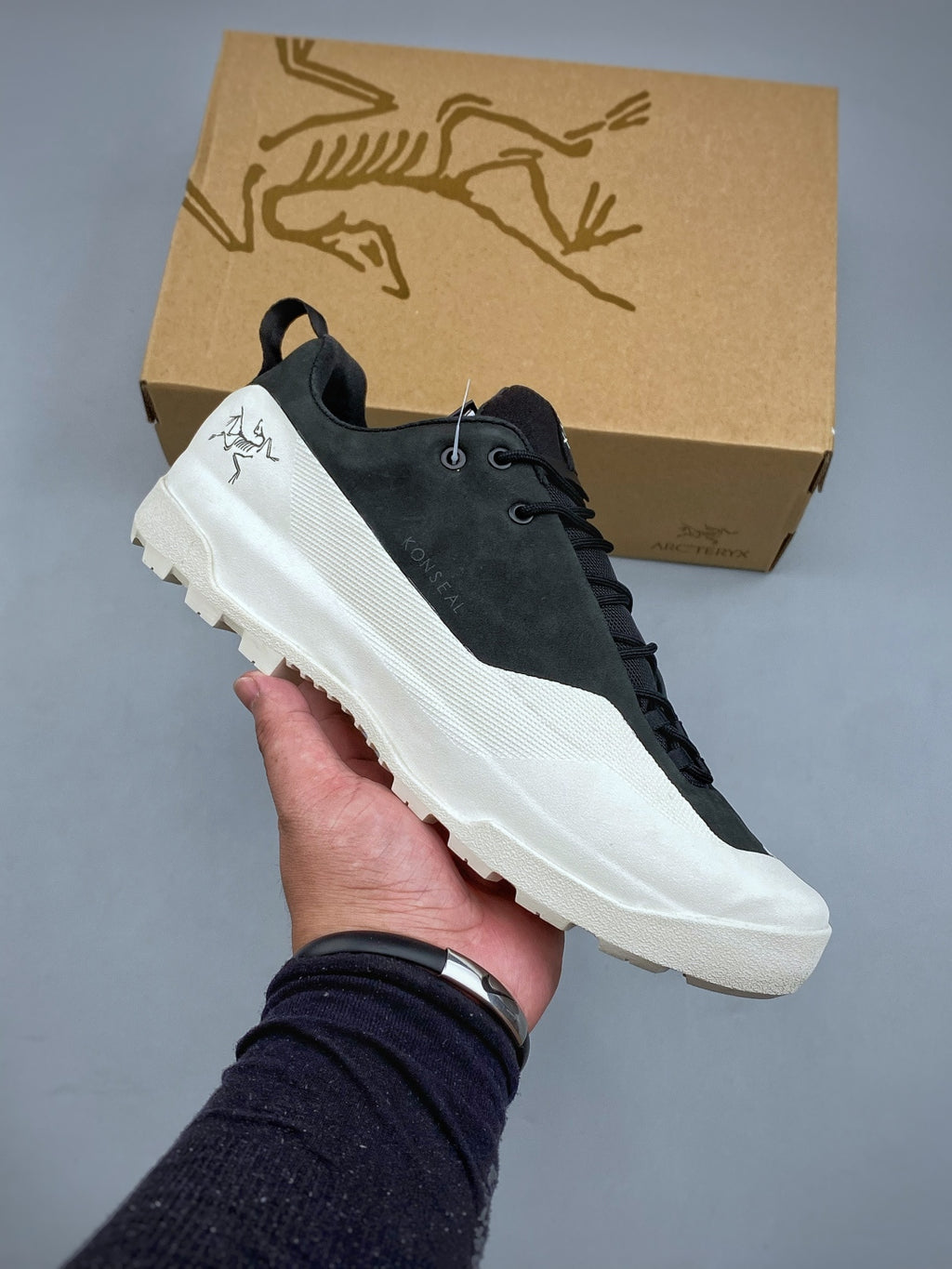 Arc’teryx Konseal Low-Top Lace-Up Shoes in Black and Off-White
