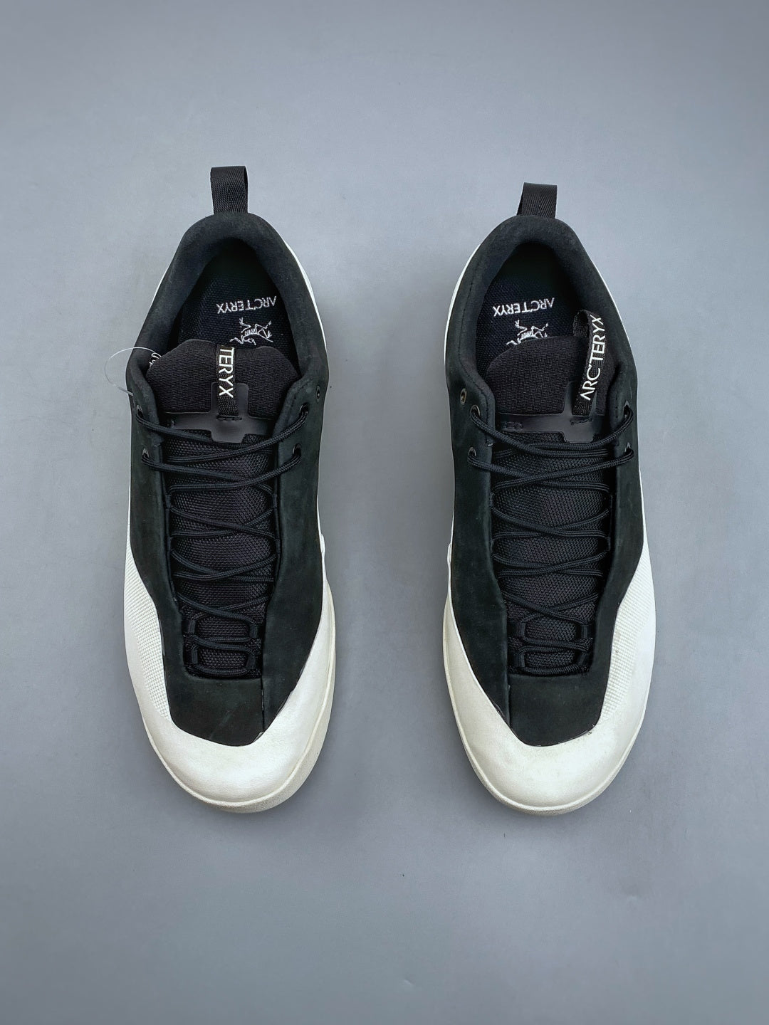 Arc’teryx Konseal Low-Top Lace-Up Shoes in Black and Off-White