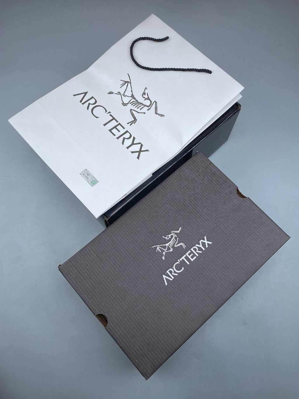 Arc’teryx Konseal FL Low-Top Lace-Up Shoes in Beige and Black