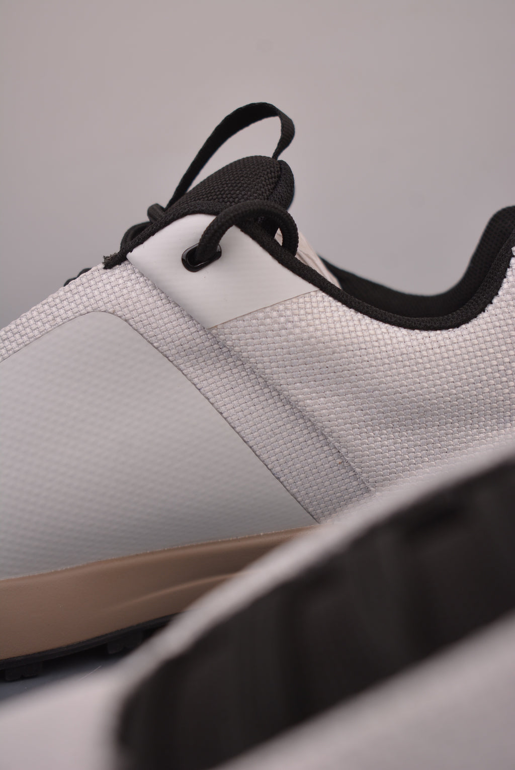Arc’teryx Kopec Low-Top Lace-Up Shoes in Off-White and Tan
