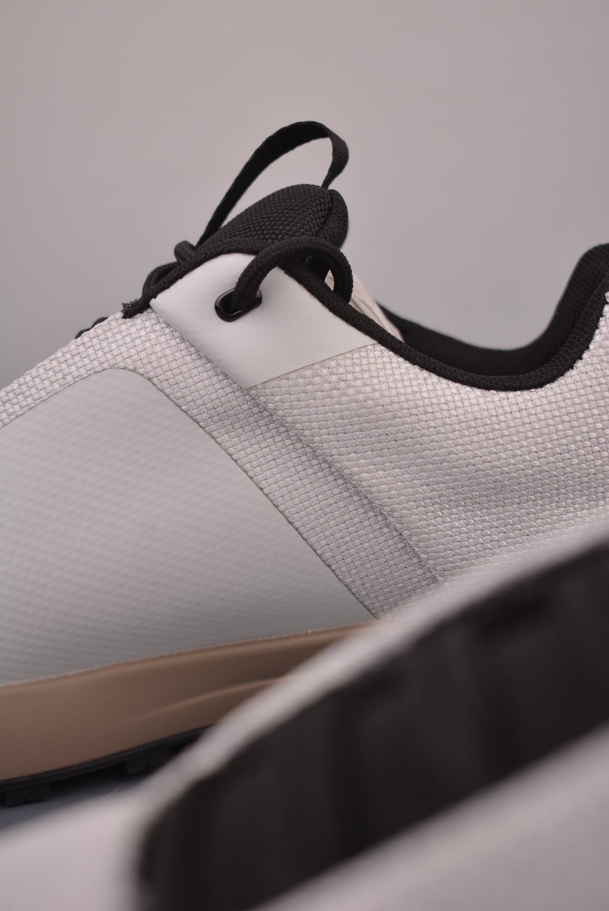 Arc’teryx Kopec Low-Top Lace-Up Shoes in Off-White and Tan