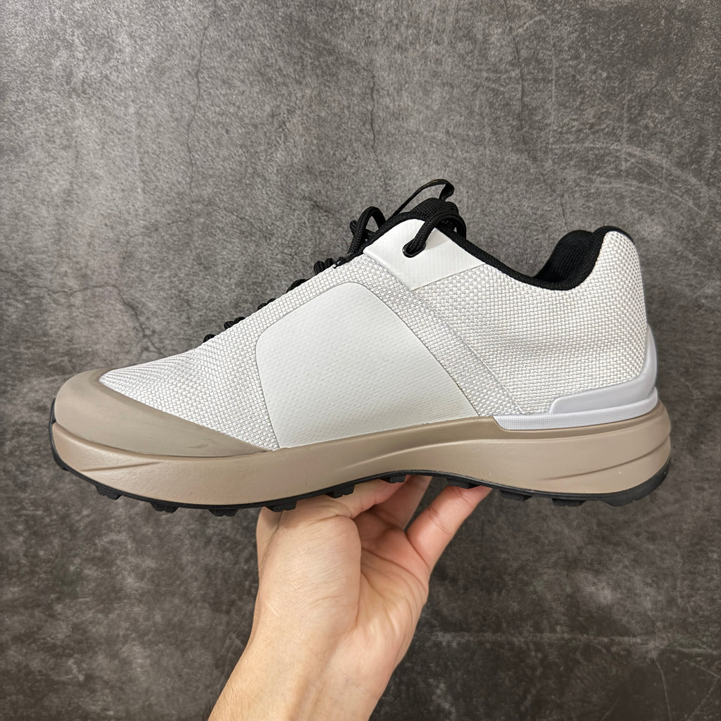 Arc’teryx Kopec Low-Top Lace-Up Shoes in Off-White and Tan