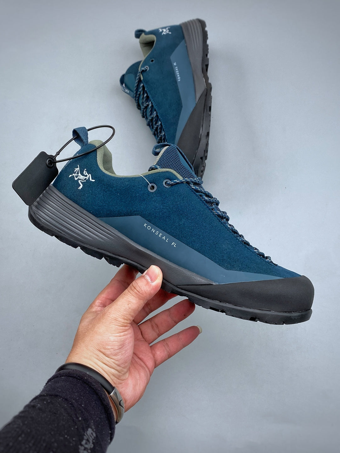 Arc’teryx Konseal FL Low-Top Lace-Up Shoes in Deep Teal