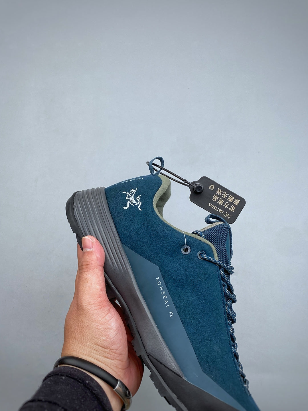 Arc’teryx Konseal FL Low-Top Lace-Up Shoes in Deep Teal
