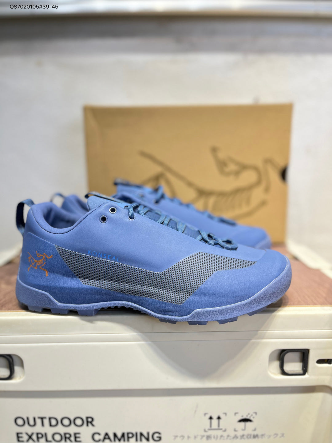 Arc’teryx Blue Low-Top Lace-Up Shoes with Gray Panels