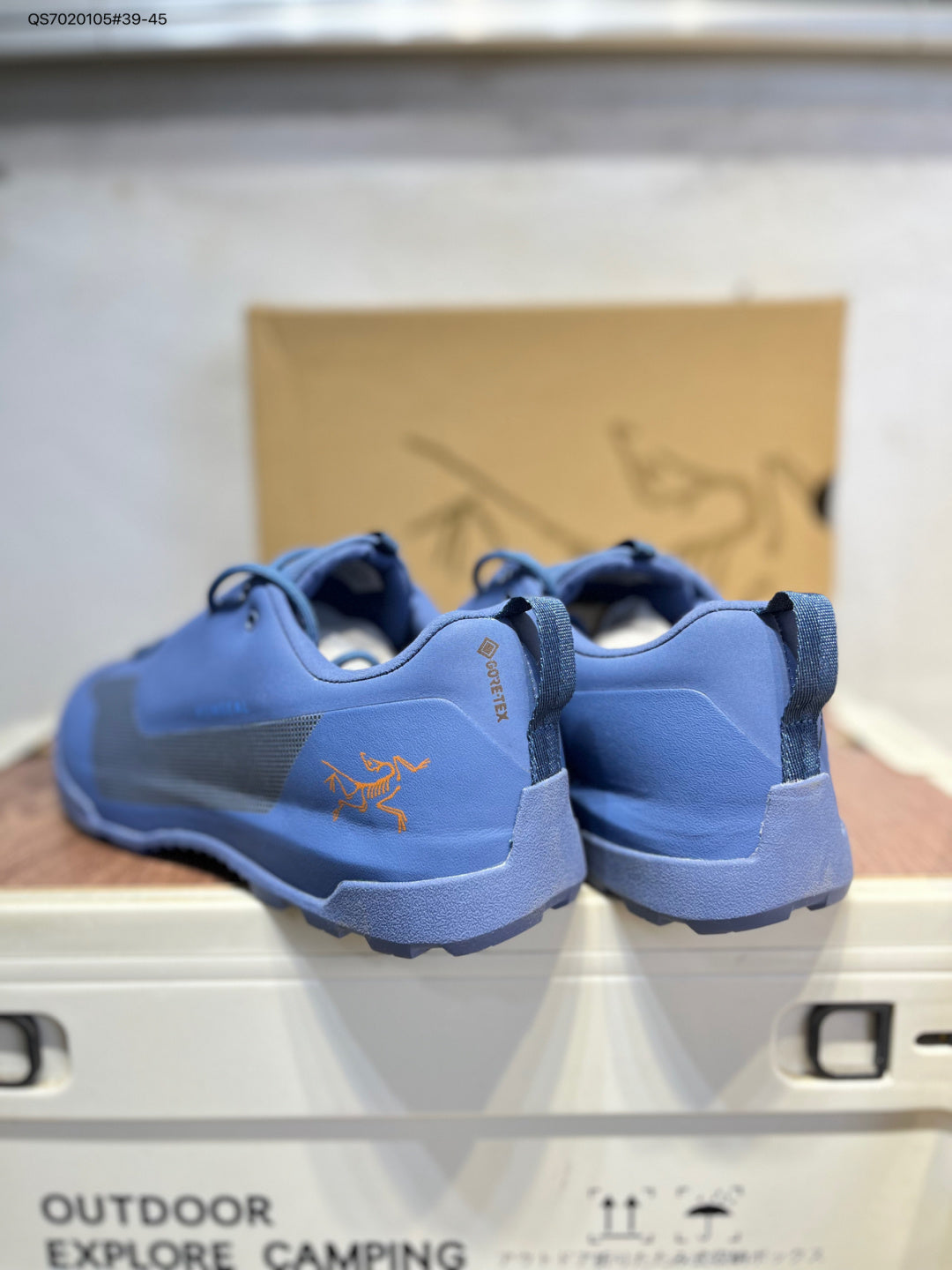 Arc’teryx Blue Low-Top Lace-Up Shoes with Gray Panels