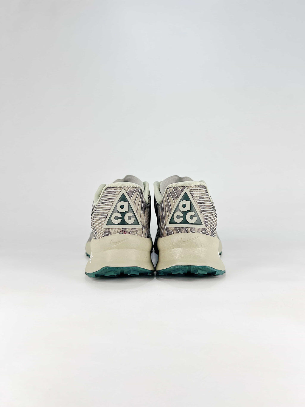 Nike ACG Sneakers - Beige & Camo Green