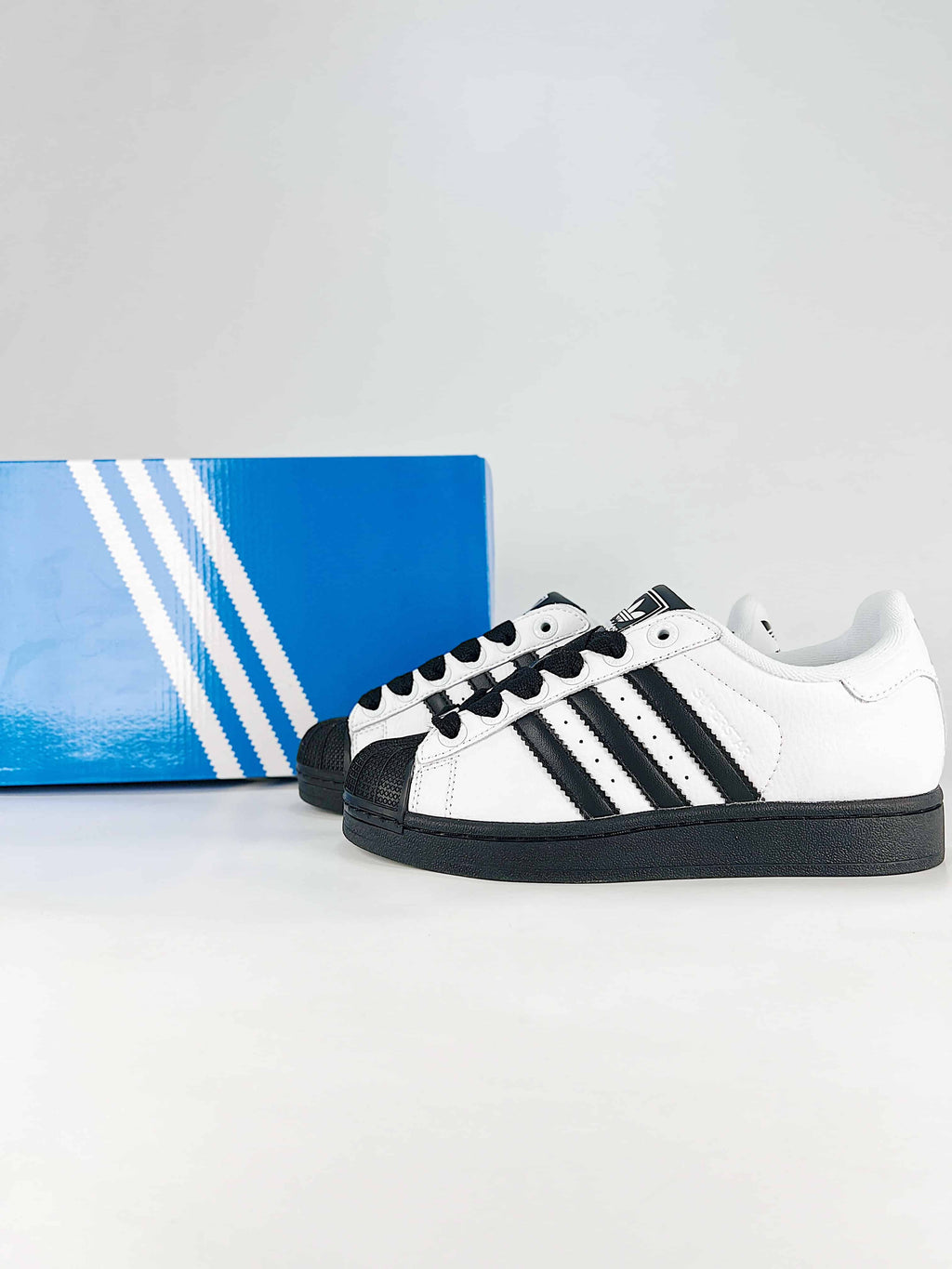 adidas Superstar Low-Top Sneakers - White/Black