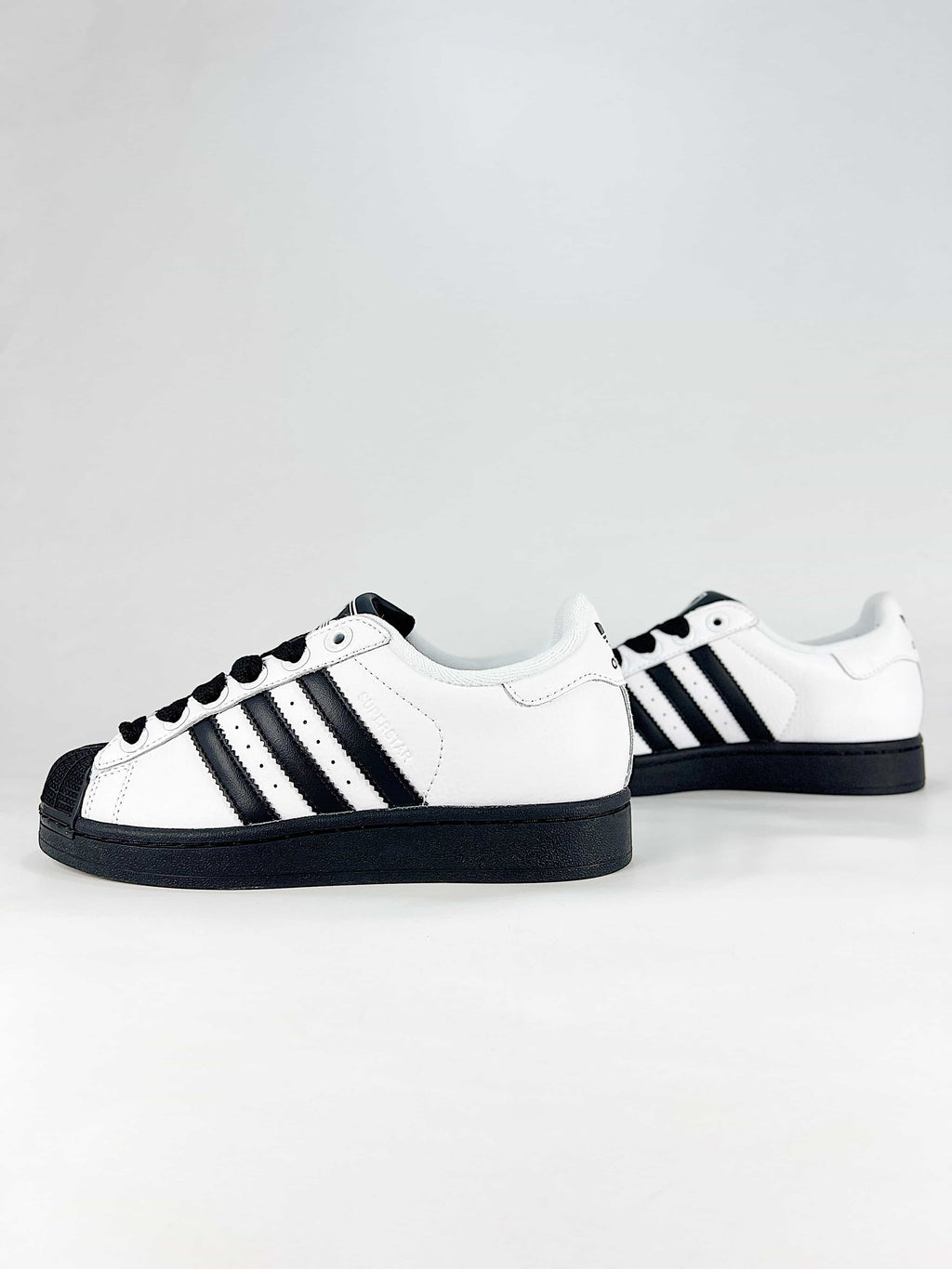 adidas Superstar Low-Top Sneakers - White/Black